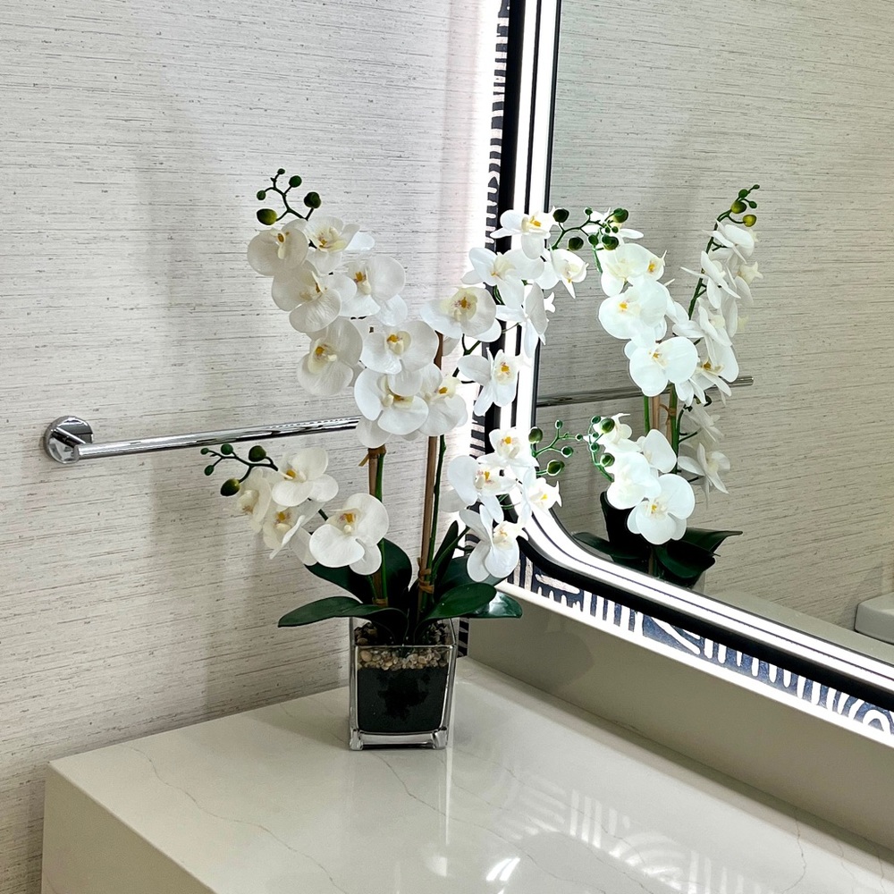 Orchid Plant Luxury decorative flowers with Glass Pot Home Decor White